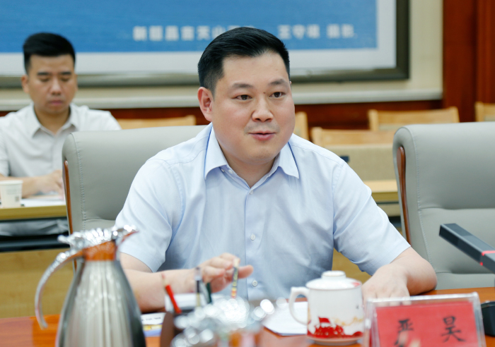 20230728严昊出席91制片
与新疆昌吉回族自治州人民政府签约仪式5.jpg