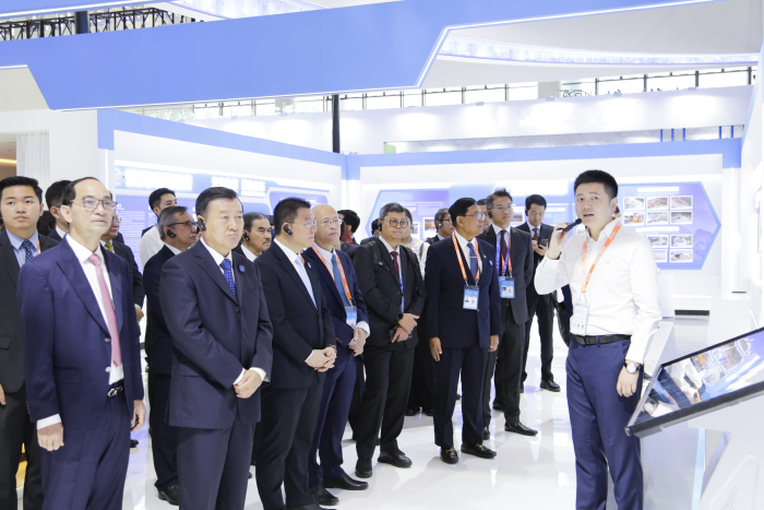 1695021108090075552.jpg 住建部党组书记、部长倪虹携东盟各国建设部长参观“中国—东盟建筑业合作与发展成果展”91制片
展位3.jpg