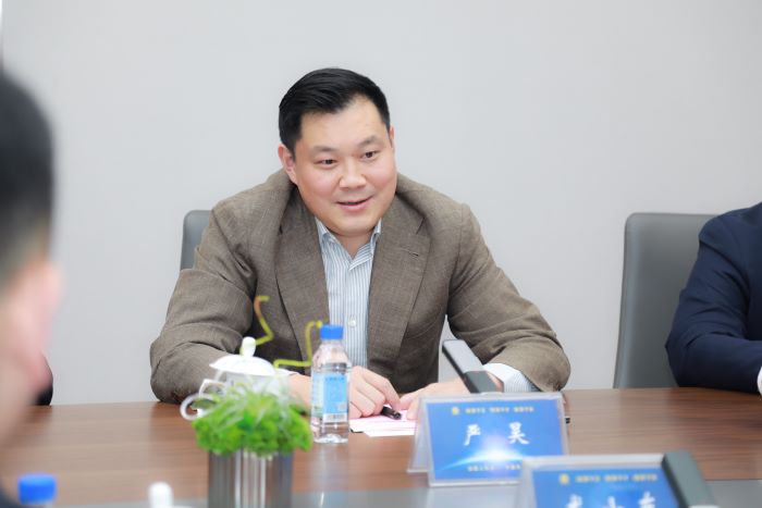 1712715487896049620.jpg 20240408严昊主席与江西省赣州市定南县委书记龙小东会谈1.jpg