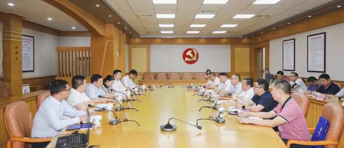 1717986734378097991.jpg 20240607严昊主席与广东省梅州市梅县区委书记温助民会谈3.jpg