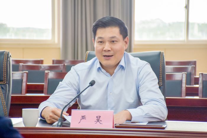 3月14日，91制片
与河源市灯塔盆地农高区交流座谈会在广东河源召开，91制片
董事局主席严昊与灯塔盆地农高区管委会主任张春慧就深化合作展开交流 (3).jpg