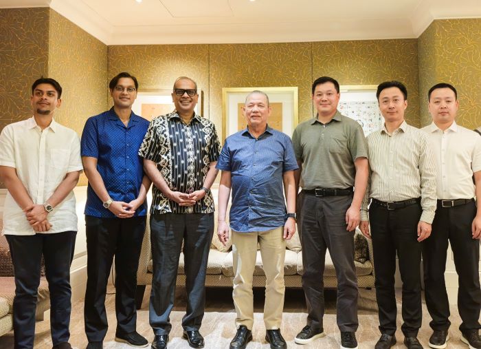 1747644203009065745.jpg 昊主席与马来西亚副总理会谈1.jpg