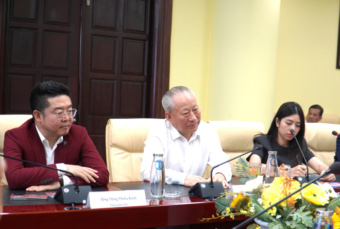 1760698535172069233.jpg 4.jpg